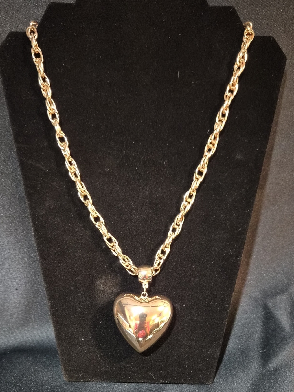 Minnie-Gold Heart Pendant Necklace - Parklane